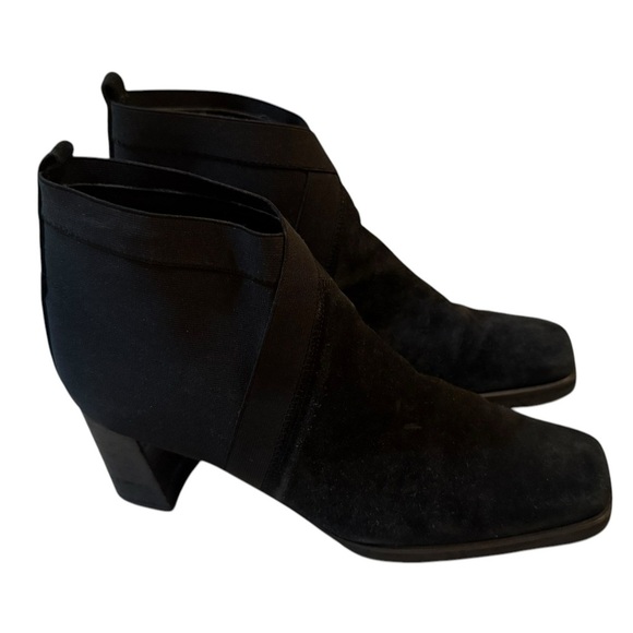 Stuart Weitzman Black Chelsea Suede Ankle Boots size 8 great cond minor scuffs - Picture 4 of 8
